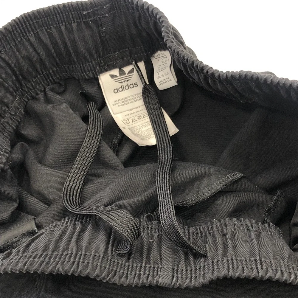 Adidas Youth XL Black Cargo Pants W/ White Stripes (15–16 UK) - Picture 5 of 8